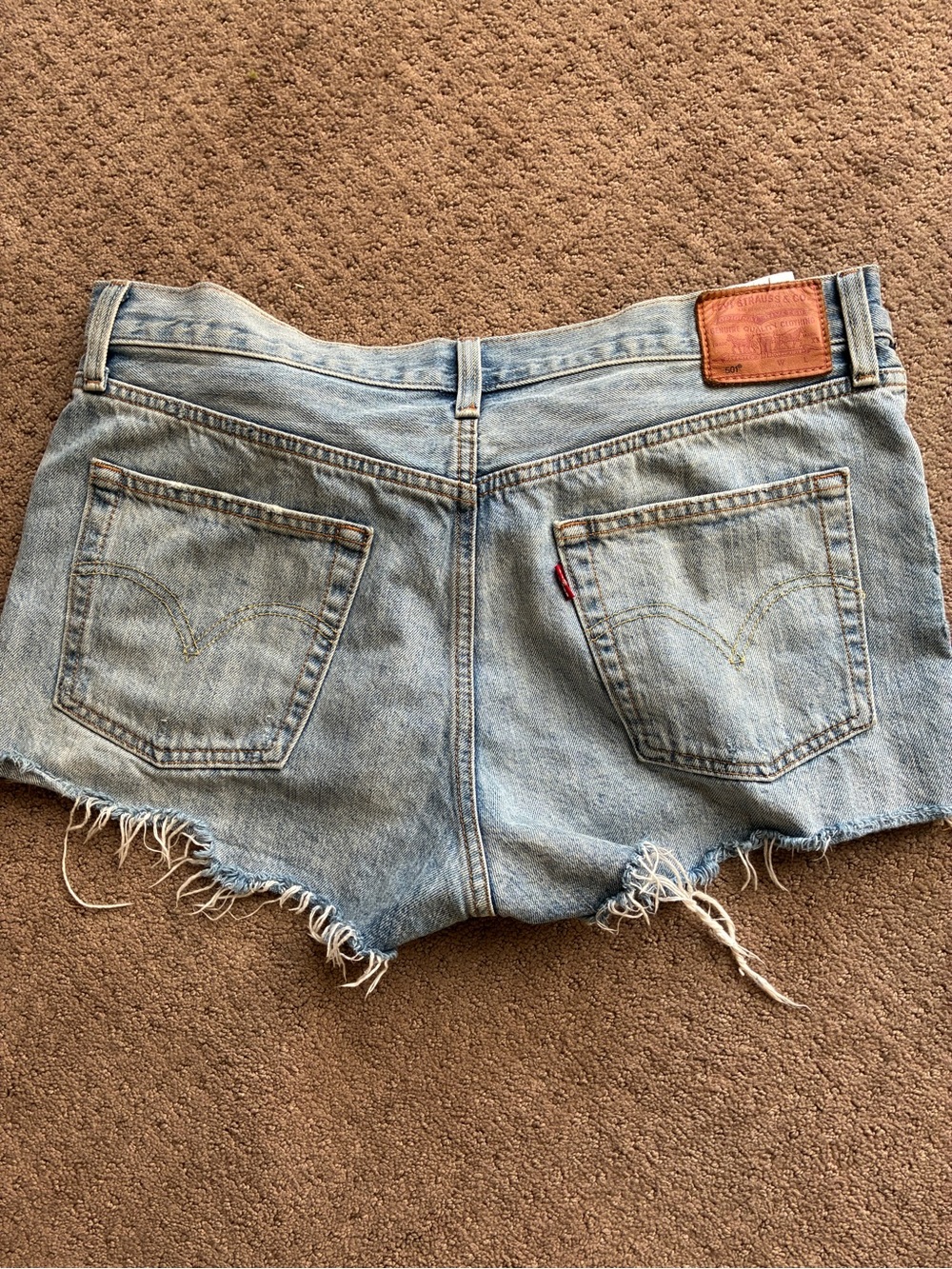 Levi’s Light Blue Distressed Denim Women’s Shorts - Picture 2 of 7